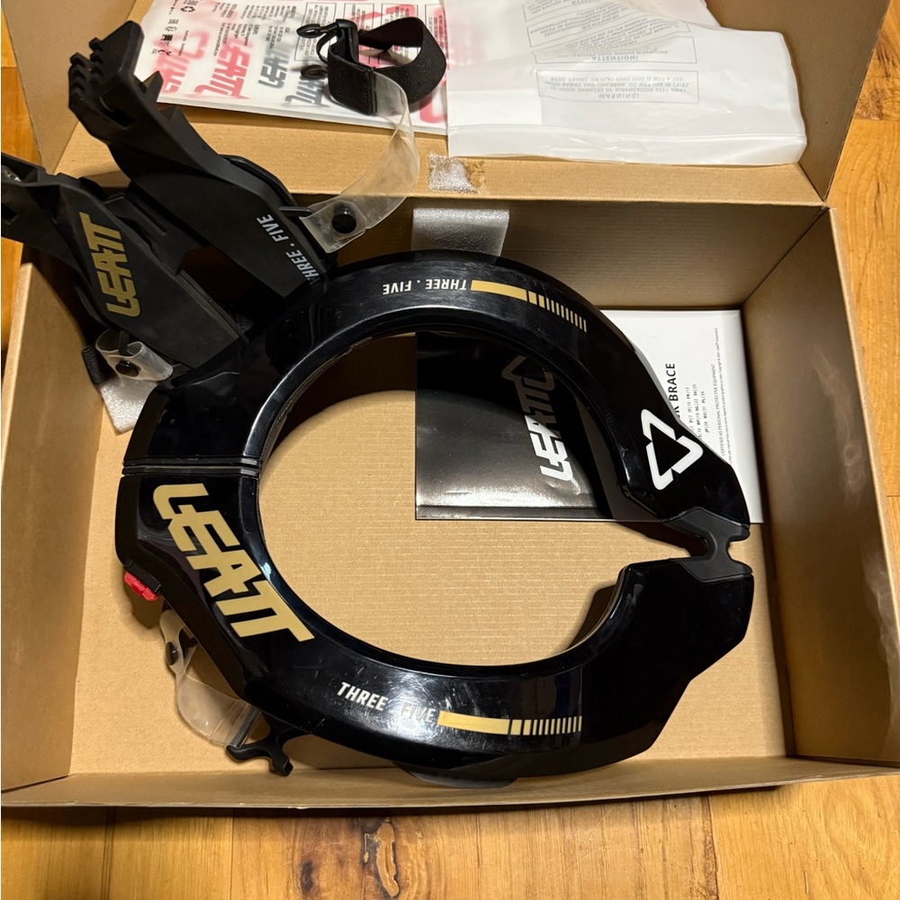 Leatt Adult S/M Neck Brace Black Motocross